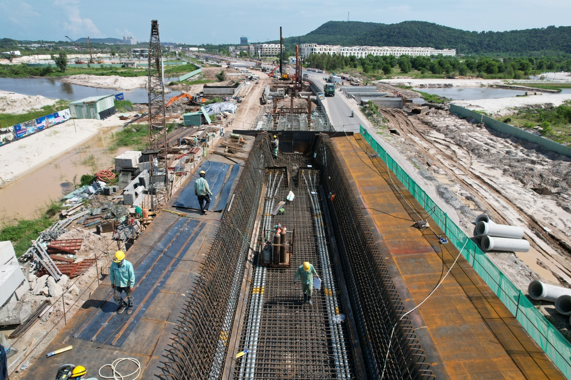 Dự án đường sắt nhẹ (LRT) 9.000 tỷ đồng tại Phú Quốc hướng đến mốc chạy thử vào giữa năm 2027